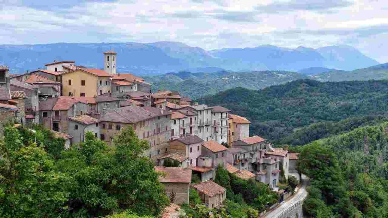 Il Borgo Di Persone A Pochi Passi Da Roma Un Gioiello Nascosto