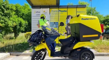 Poste-postino-portalettere.jpg