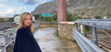 Giorgia Meloni nel luogo simbolo della strage di Capaci - @fotoweb Un convegno contro la mafia a...