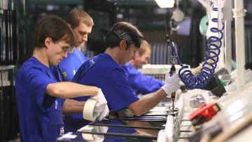 Ecco qual è la classifica delle migliori aziende italiane per la classe operaia, l'indagine di "Best...