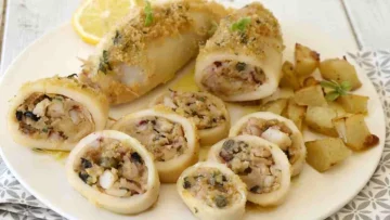 Preparati a scoprire il vero sapore dei calamari ripieni con questa ricetta siciliana autentica e...