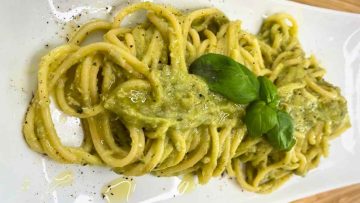 Pasta con pesto di fave