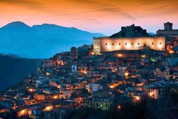 presente vivente nel borgo in Sicilia