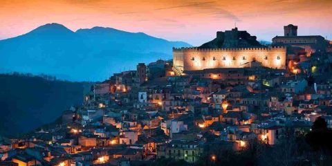 presente vivente nel borgo in Sicilia