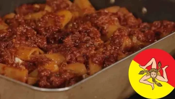 I Maccheroni alla Garibaldina sono un primo piatto siciliano ricco di gusto, perfetto per le...
