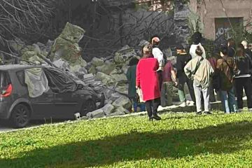 Palermo, crolla una palazzina