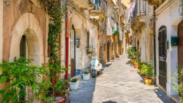Ortigia - fonte: foto di PaesiOnLine Tra storia millenaria, scorci mozzafiato e sapori autentici...
