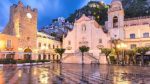 Un salotto a cielo aperto con una vista da sogno: E’ questa la piazza più affascinante della Sicilia | Un vero gioiello nascosto