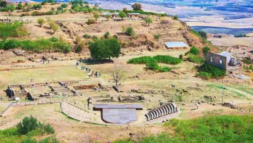 Nel cuore della Sicilia questo borgo contiene un sito archeologico unico al mondo, tra rovine...