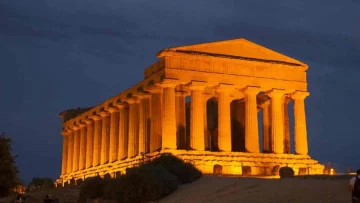 Visitare la Sicilia a novembre significa scoprire la sua anima autentica: borghi, sagre, parchi...