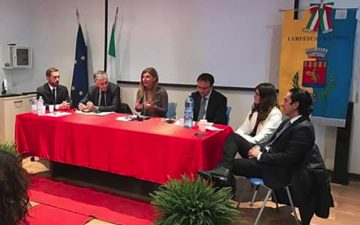 Il rettore Micari a Lampuedusa per la presentazione del libro "La casa nel vento"