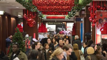 Negozi-aperti-Natale-città-Italiane