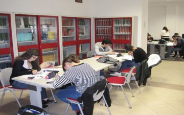 Studenti biblioteca