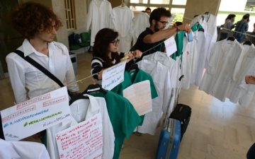 protesta studenti di medicina al policlinico